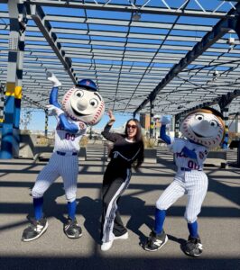 Surah Zakia ensaiando para a apresentacao Thriller do Halloween de Nova York