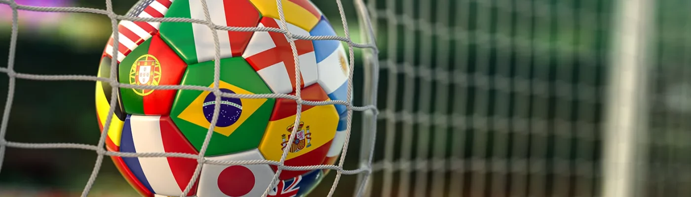 Bola com bandeiras dos países da copa do mundo 2026